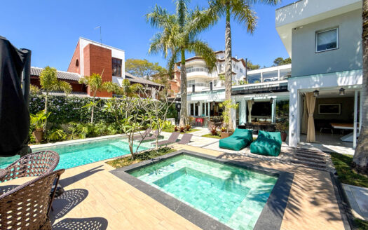 Casa de Alto Padrão na Aldeia da Serra - Morada das Estrelas